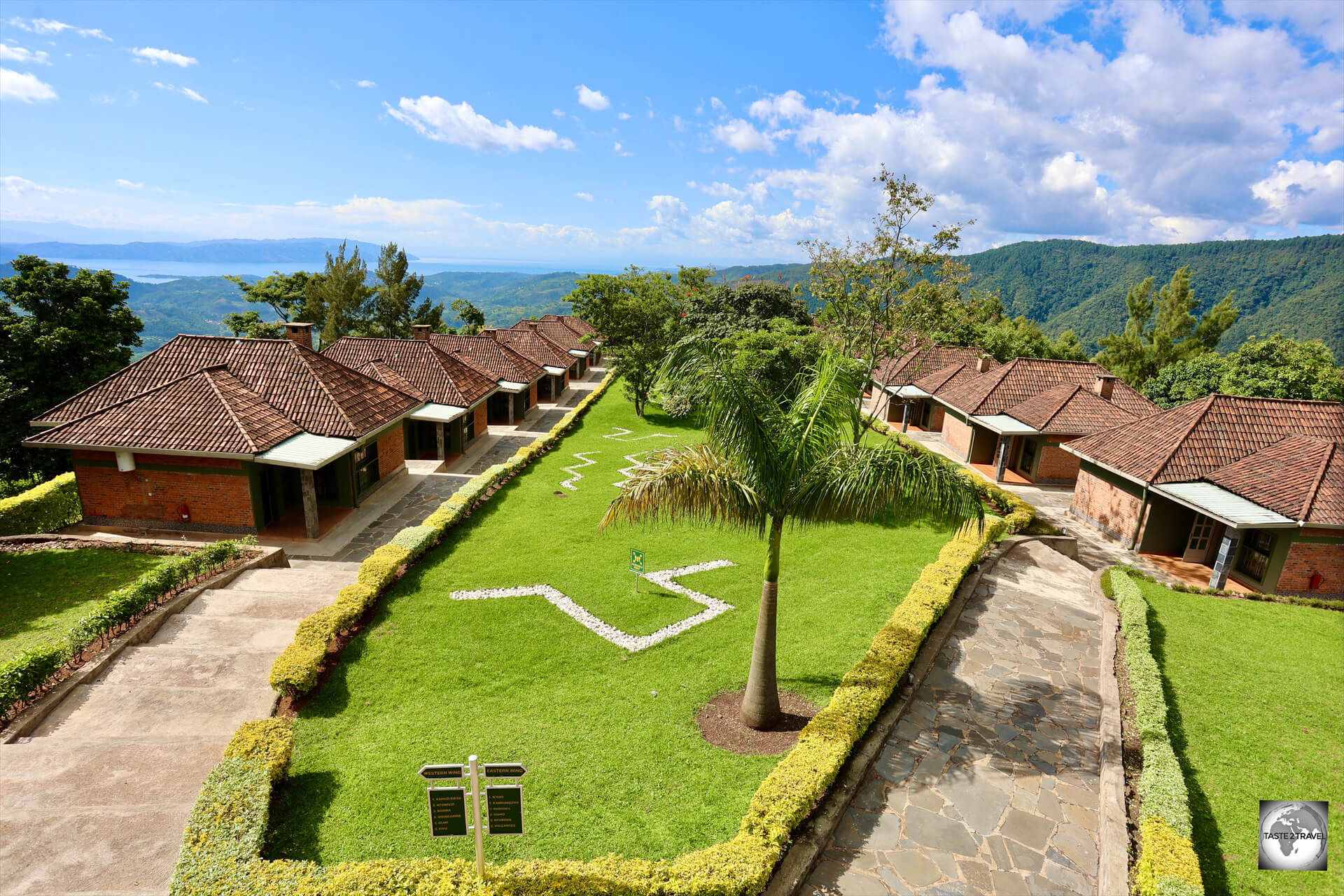 Located a short drive from Nyungwe National Park, the Nyungwe Top View Hill Hotel is perched on top of a mountain which offers panoramic views of the rainforest and Lake Kivu.