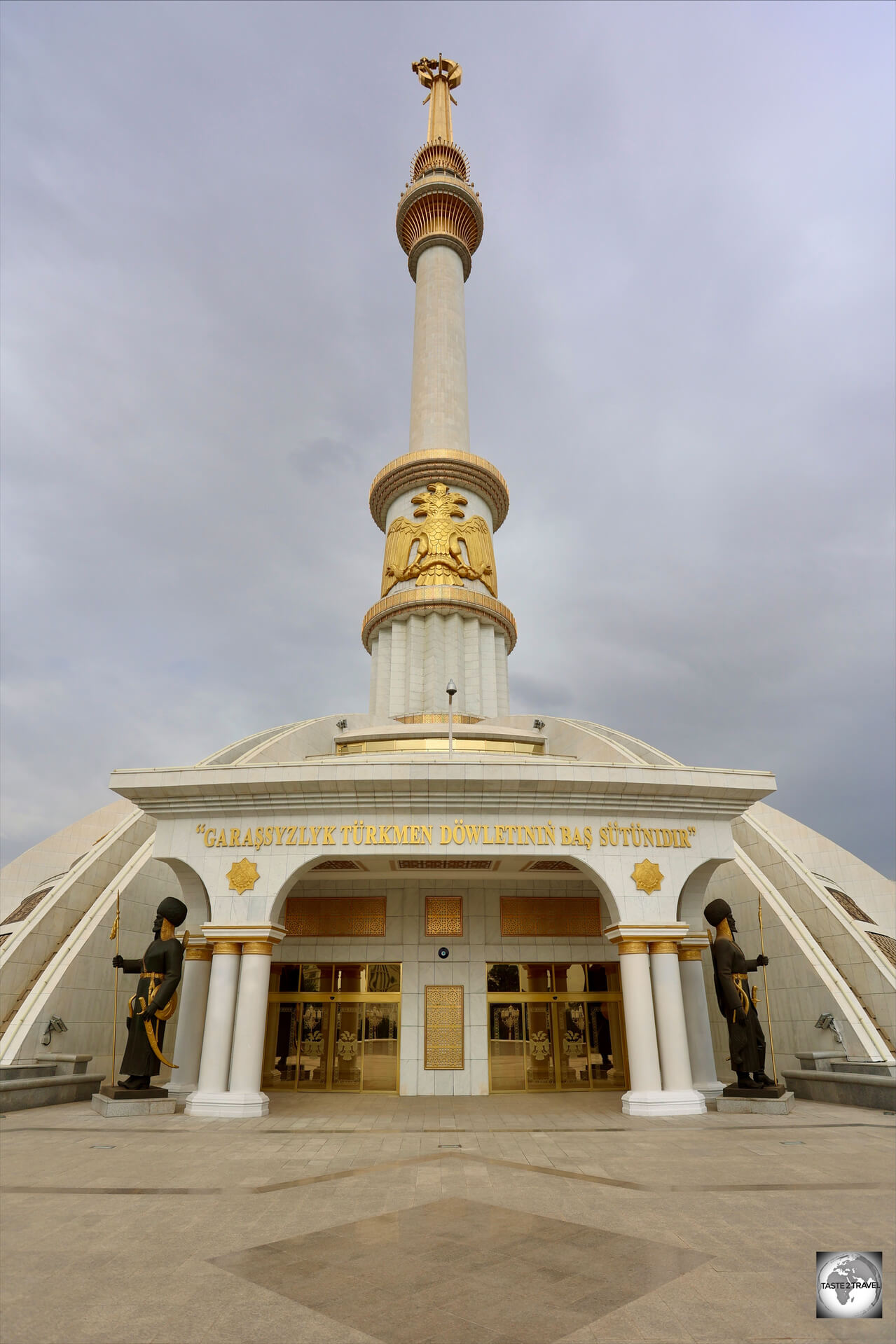 The Turkmenistan Independence Monument commemorates the country's independence in 1991.