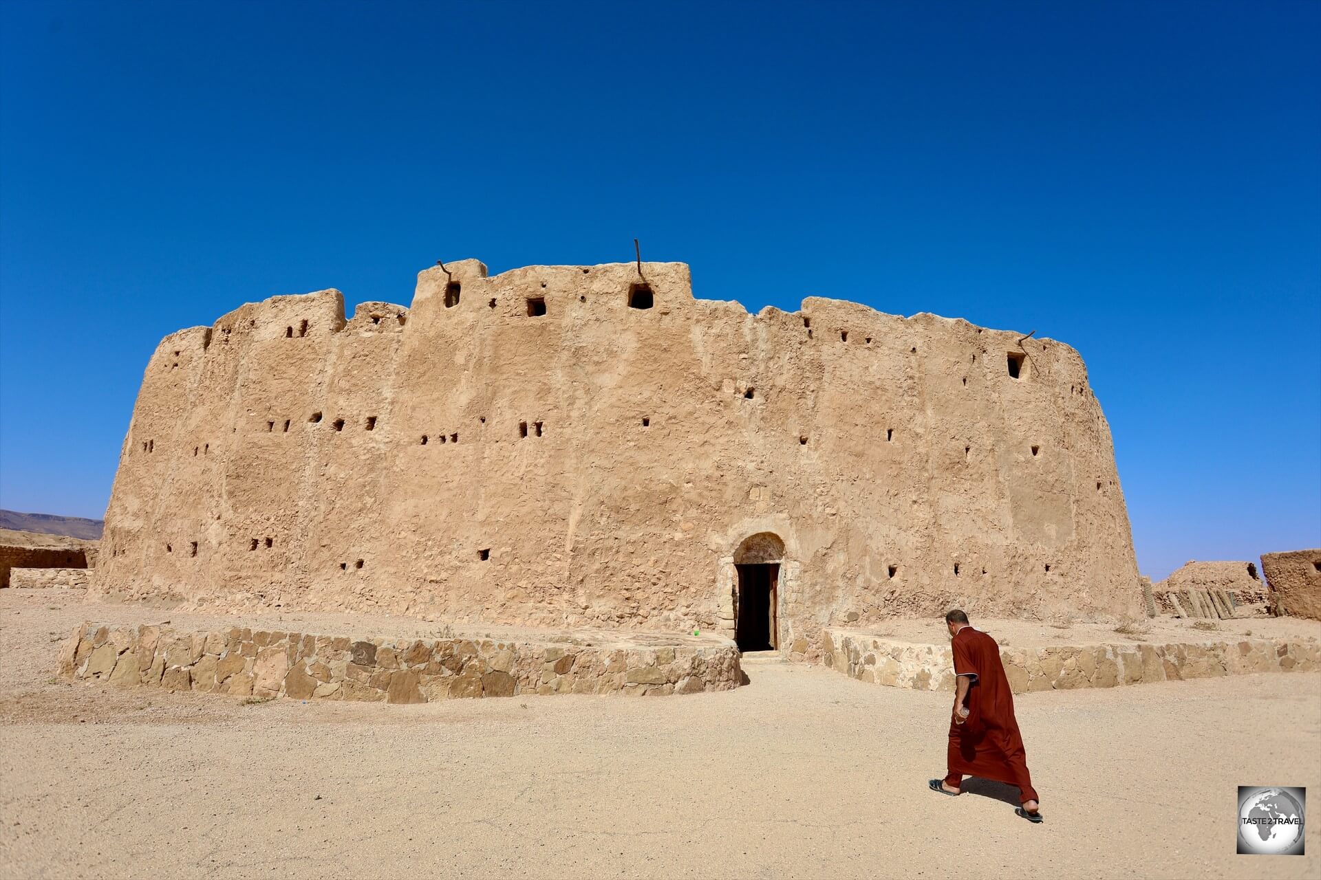 An exterior view of the Gasr Al-Hājj fortified granary.