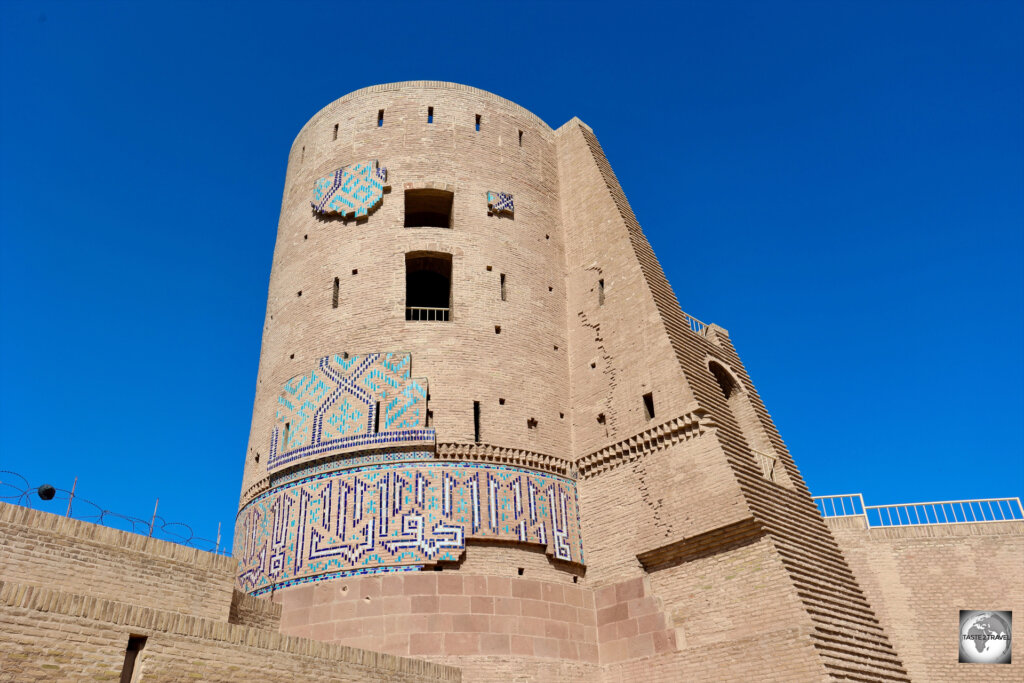 Fragments of tiles, which once featured a poem, can be seen on the northwest wall, the so-called ‘Timurid Tower’.
